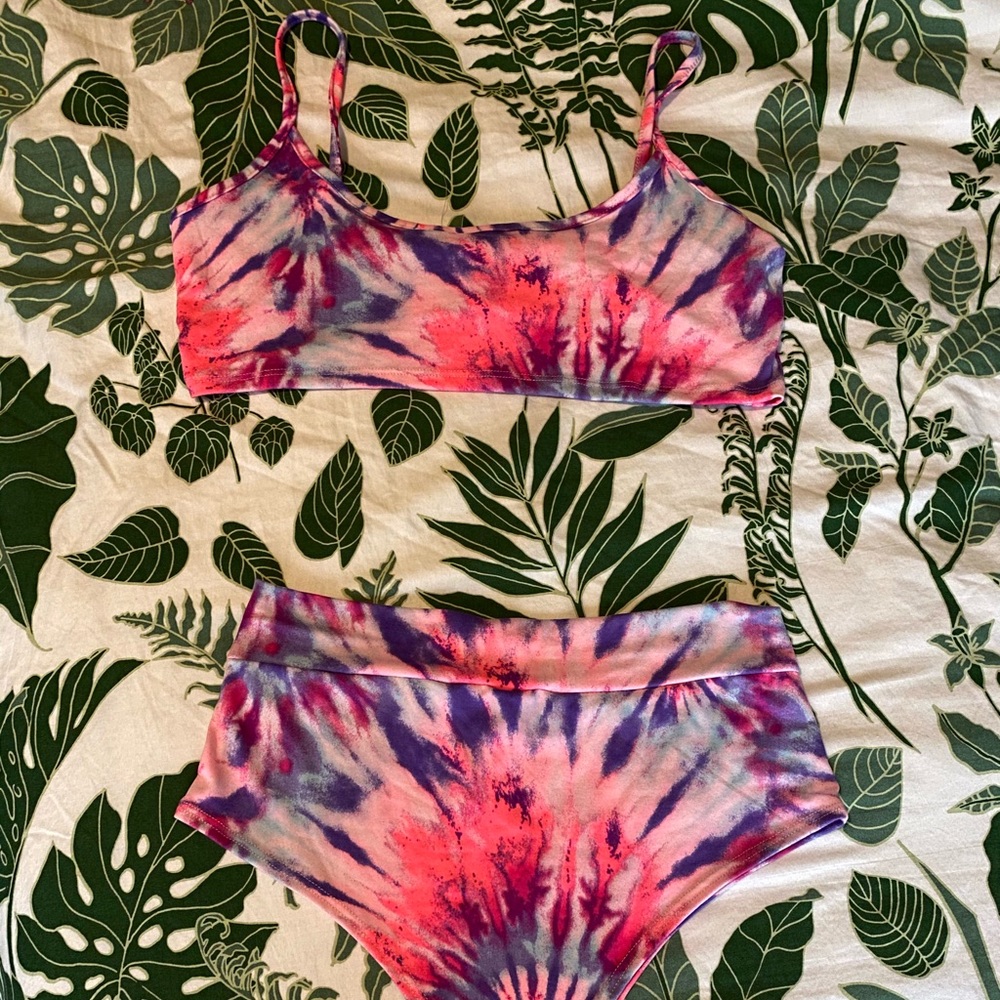 Two piece festival set
